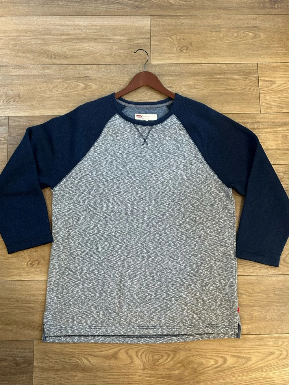 Levi’s Mens XL Gray Heather Navy Raglan Crewneck Sweatshirt
